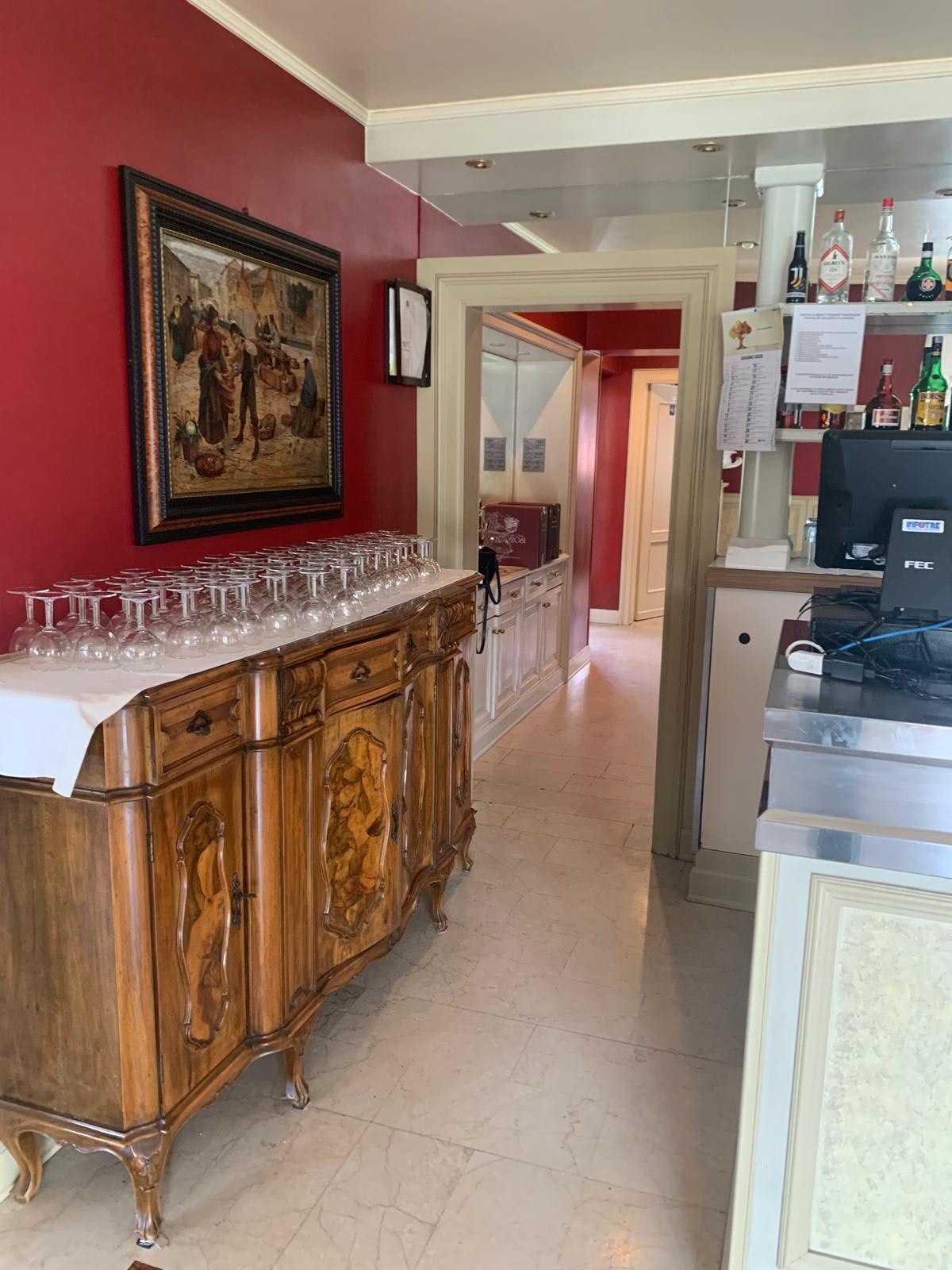 Credenza d'epoca della Trattoria Griss